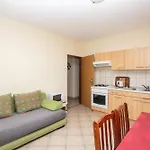 Appartamento With Parking Space Pirovac, Sibenik - 22567 Pirovac