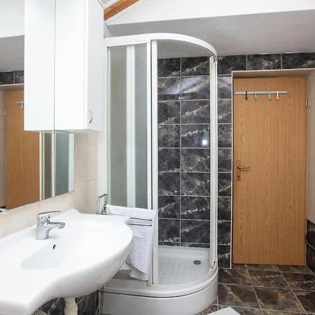 Apartment With A Parking Space Pirovac, Sibenik - 22567 Pirovac