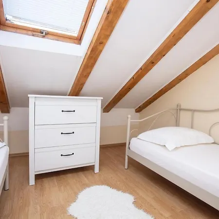 Appartement With Parking Space Pirovac, Sibenik - 22567