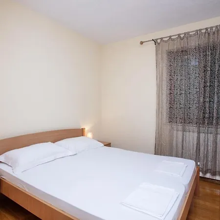 With Parking Space Pirovac, Sibenik - 22567 * Pirovac