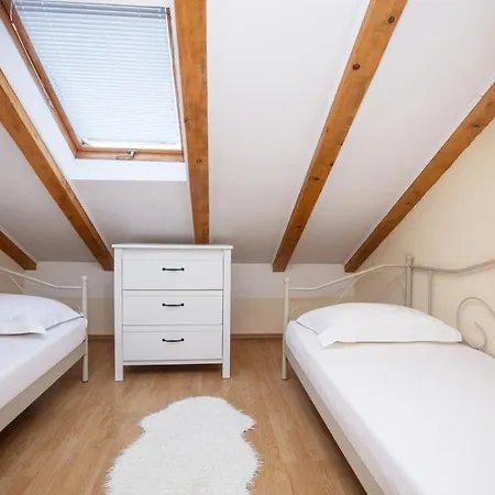 With Parking Space Pirovac, Sibenik - 22567 Appartamento *