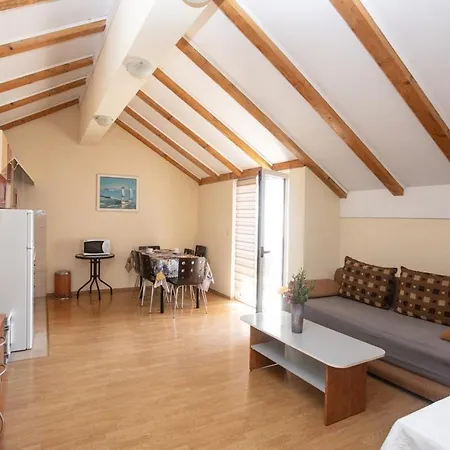 With Parking Space Pirovac, Sibenik - 22567 Appartement Pirovac