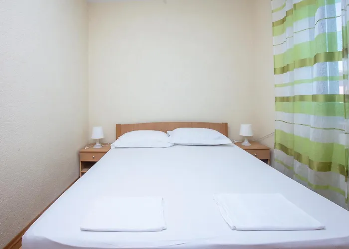 With Parking Space Pirovac, Sibenik - 22567 דירה