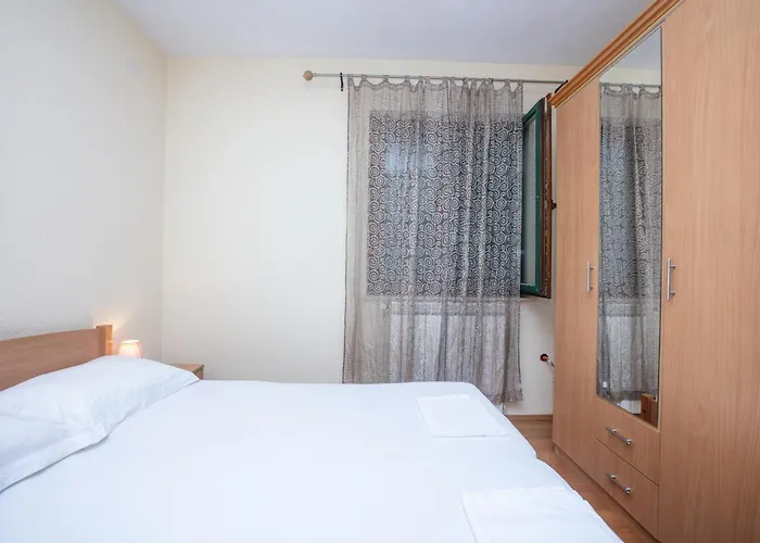 With Parking Space Pirovac, Sibenik - 22567 פירובאץ