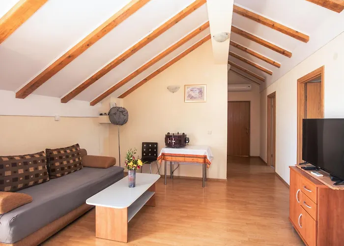 With Parking Space Pirovac, Sibenik - 22567 דירה *