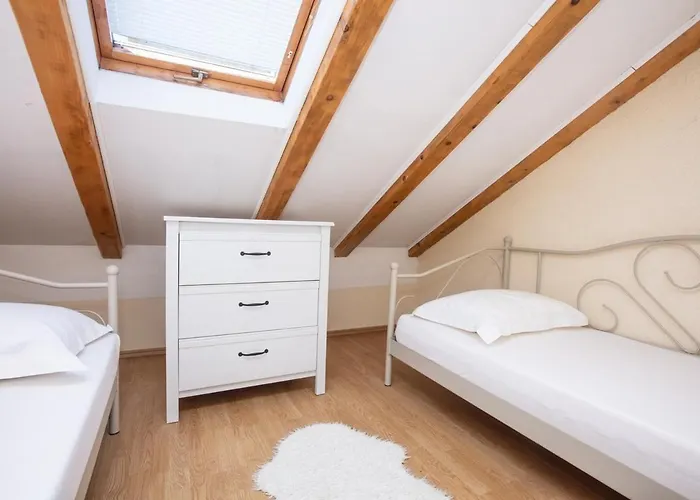 דירה With Parking Space Pirovac, Sibenik - 22567