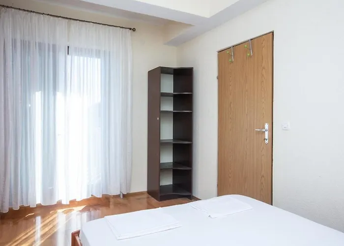 With Parking Space Pirovac, Sibenik - 22567 דירה *