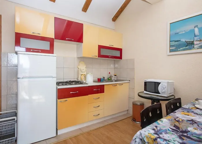 With Parking Space Pirovac, Sibenik - 22567 דירה פירובאץ