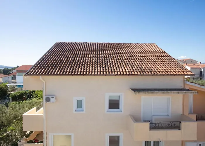 With Parking Space Pirovac, Sibenik - 22567 דירה *