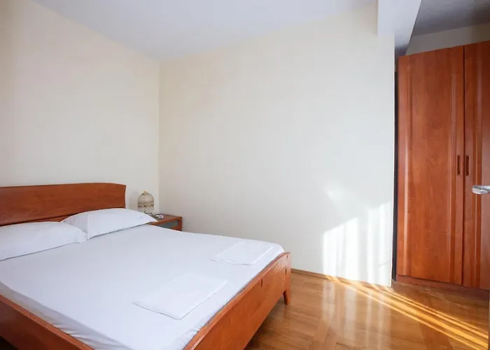 With Parking Space Pirovac, Sibenik - 22567 *