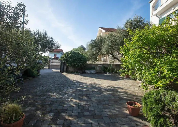 With Parking Space Pirovac, Sibenik - 22567 דירה *